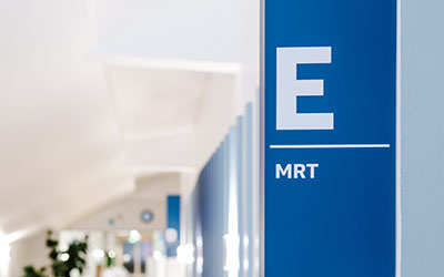 Wegweiser zum MRT in der Radiologie Heinrichsallee